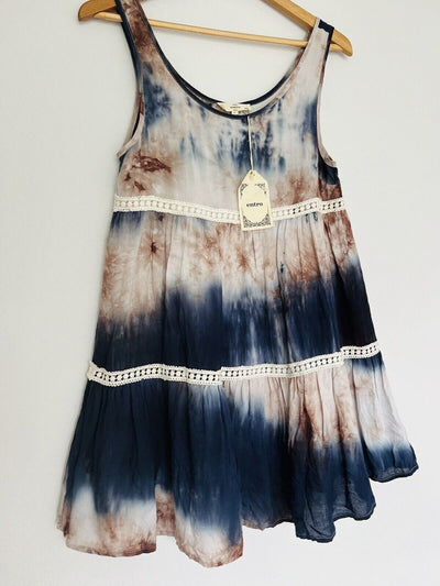 ENTRO NWT Tie Dye Tiered Tunic Dress Sz S Flowy Crochet Trim Lined Boho Western