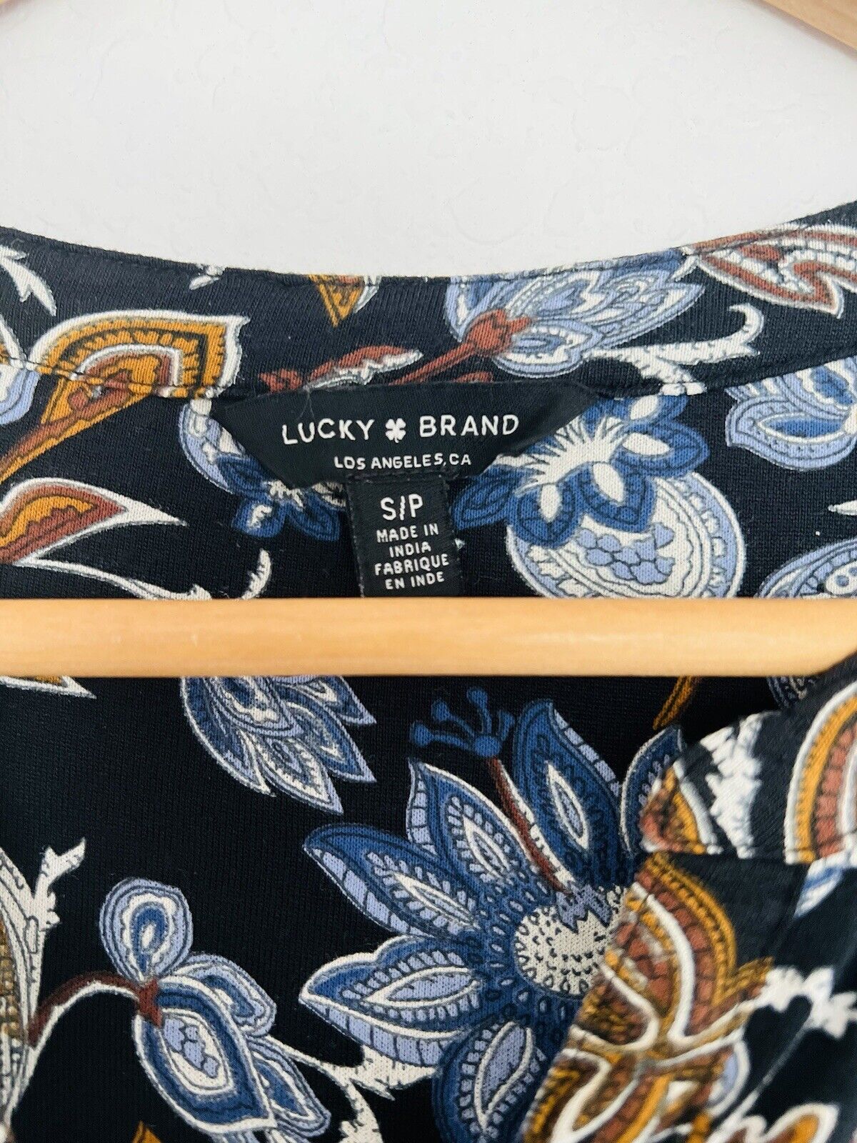 LUCKY BRAND Floral Jersey Knit Blouse Sz PS Hi-Low V-Neck Button Boho Western