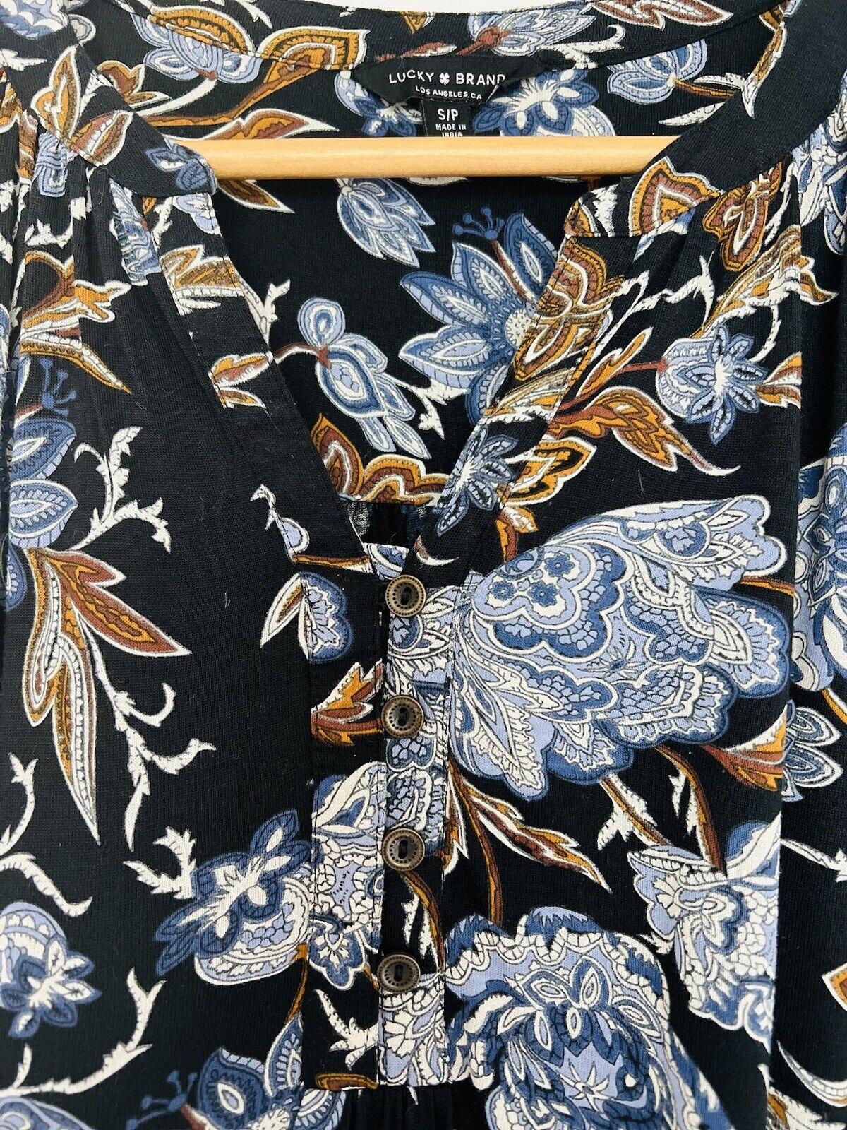 LUCKY BRAND Floral Jersey Knit Blouse Sz PS Hi-Low V-Neck Button Boho Western