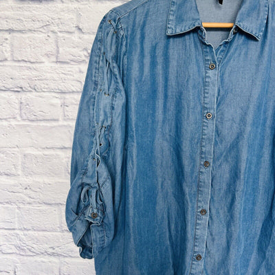 NEW DIRECTIONS Blue Chambray Shirt Sz 1X Botton Down Tie Detail Sleeve Boho Top