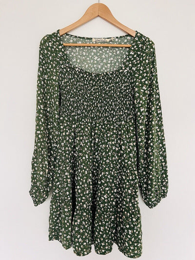 LIBERTY LOVE Green Smocked Dress Sz L Tiered Ditsy Flowers Balloon Sleeves Boho