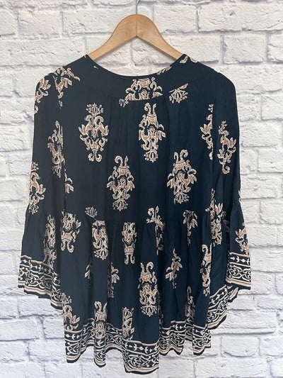 ALTAR’D STATE Navy Blue Paisley Bell Sleeve Boho Blouse Sz Medium