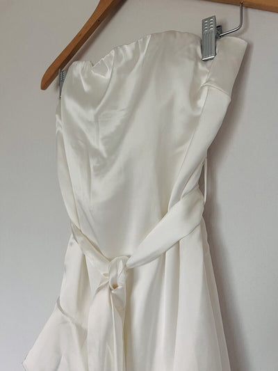 Saints + Secrets NWT White Satin Ruffle Halter Dress Sz L Tie Dance Prom Formal