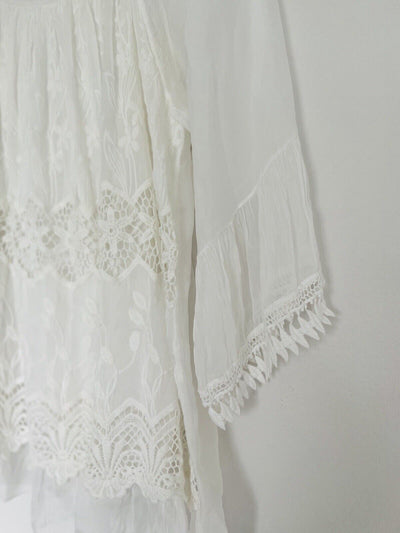 TEMPO PARIS 100% Silk Ivory Bohemian Top Sz S Embroidered Ruffle Lined Blouse