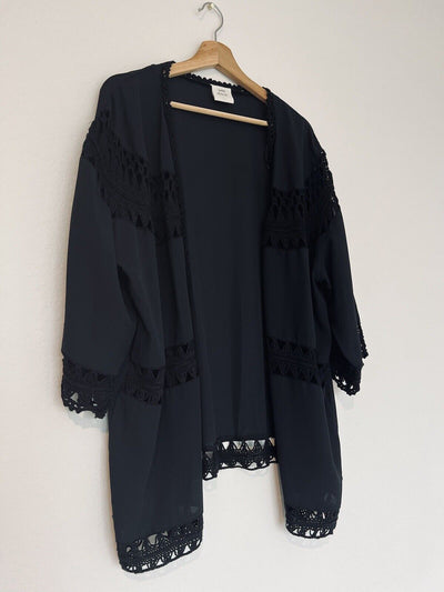KNOX ROSE Open Front Kimono Cardigan Black Crochet Fringed Lace Trim Boho