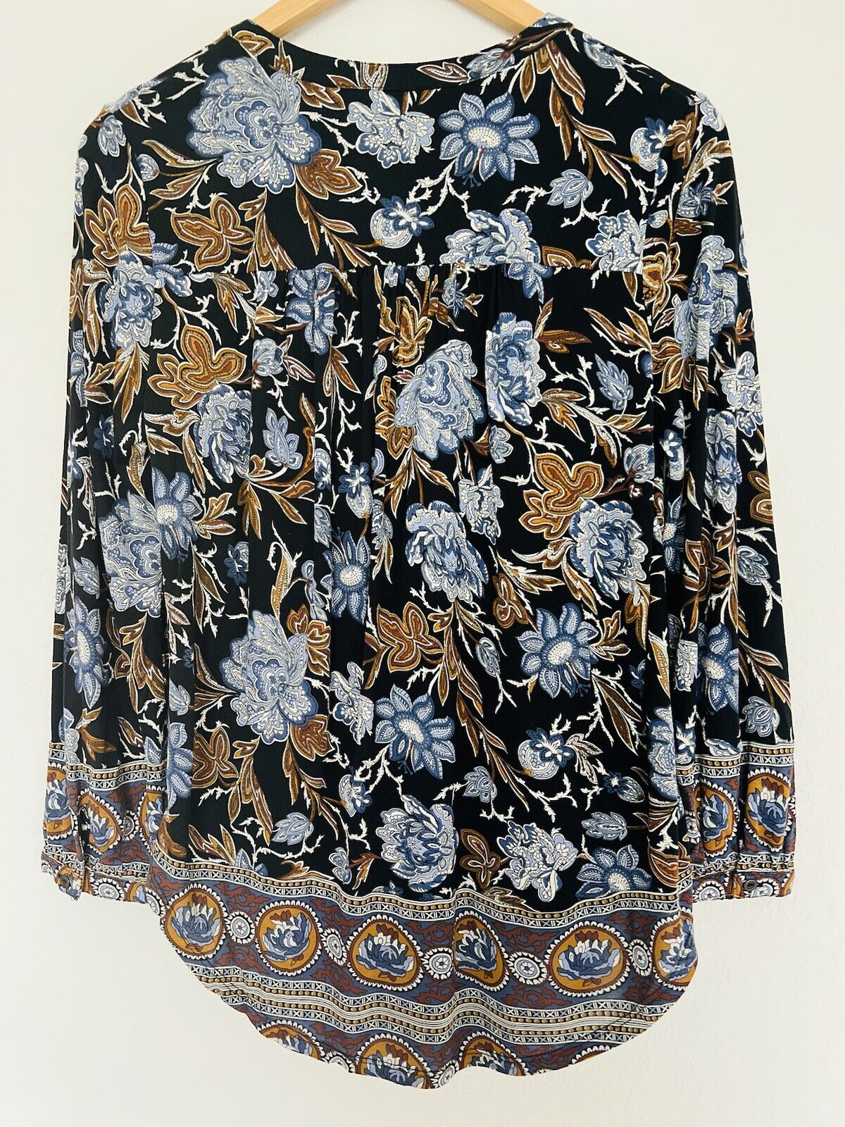LUCKY BRAND Floral Jersey Knit Blouse Sz PS Hi-Low V-Neck Button Boho Western