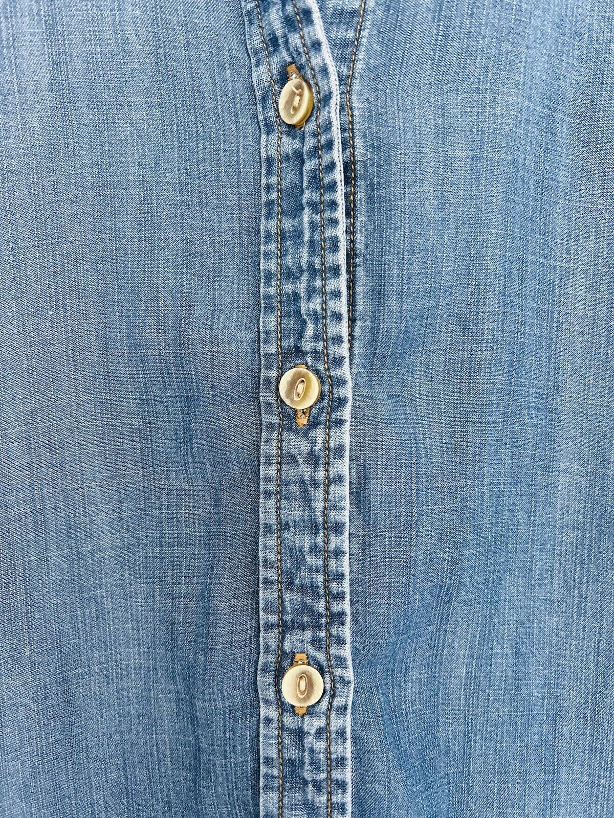 ANTHROPOLOGIE Cloth & Stone Chambray Shirt Sz L Long Sleeve Button Down