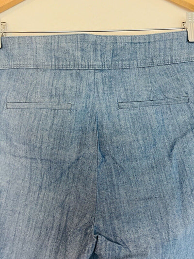 Isaac Mizrahi Womens Shorts 6 Blue Chambray Button Pockets Classic Casual Preppy