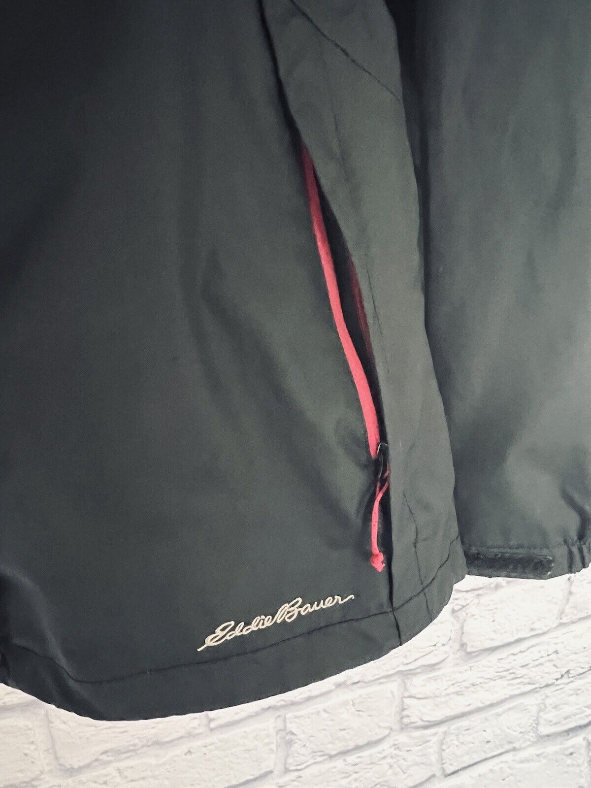 EDDIE BAUER Womens Full Zip Black Jacket With Pink Zipper Sz S Wind/Rain Coat