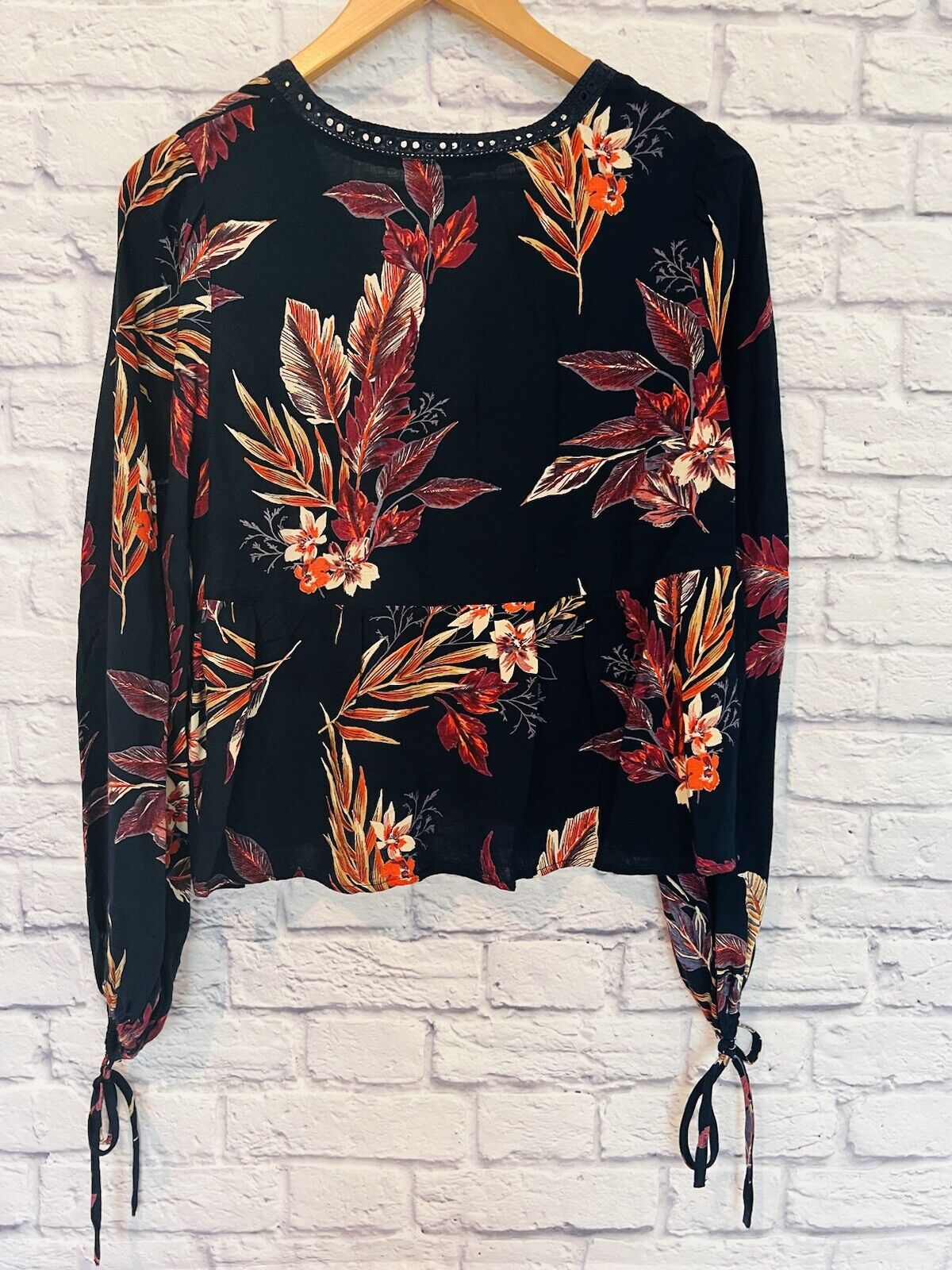 PATRONS OF PEACE Womens Multicolor Floral Blouse Sz M Crochet Tie Sleeves Boho