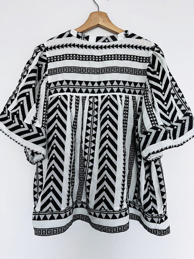 OLD NAVY Aztec Woven Top Sz XL Flutter Sleeves Blouse Southwestern Boho