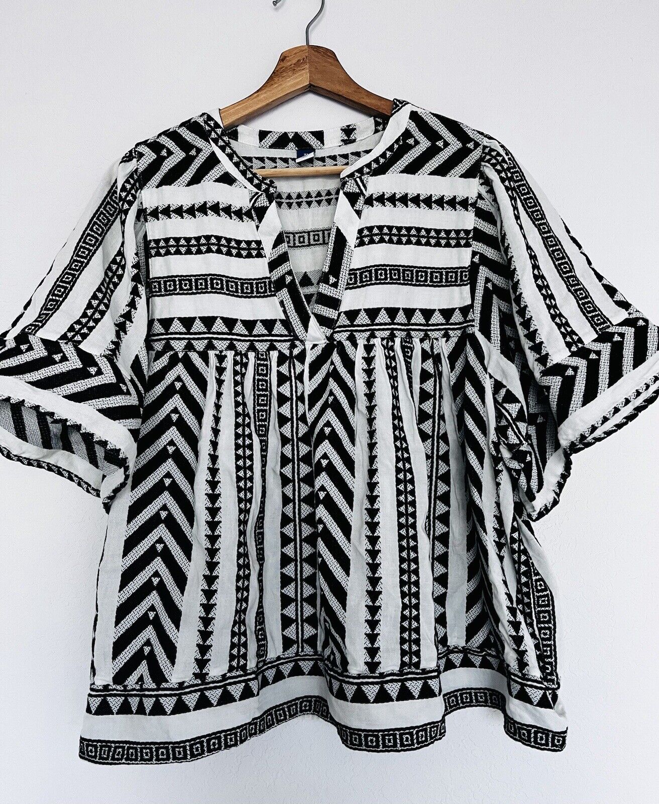 OLD NAVY Aztec Woven Top Sz XL Flutter Sleeves Blouse Southwestern Boho