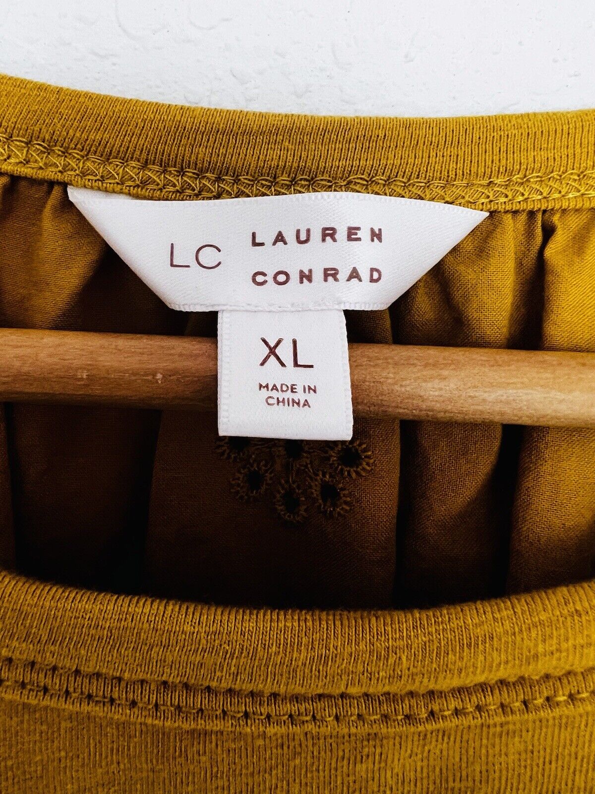 LAUREN CONRAD Gold Eyelet Detail Blouse Sz XL Mix Media Short Sleeve Boho