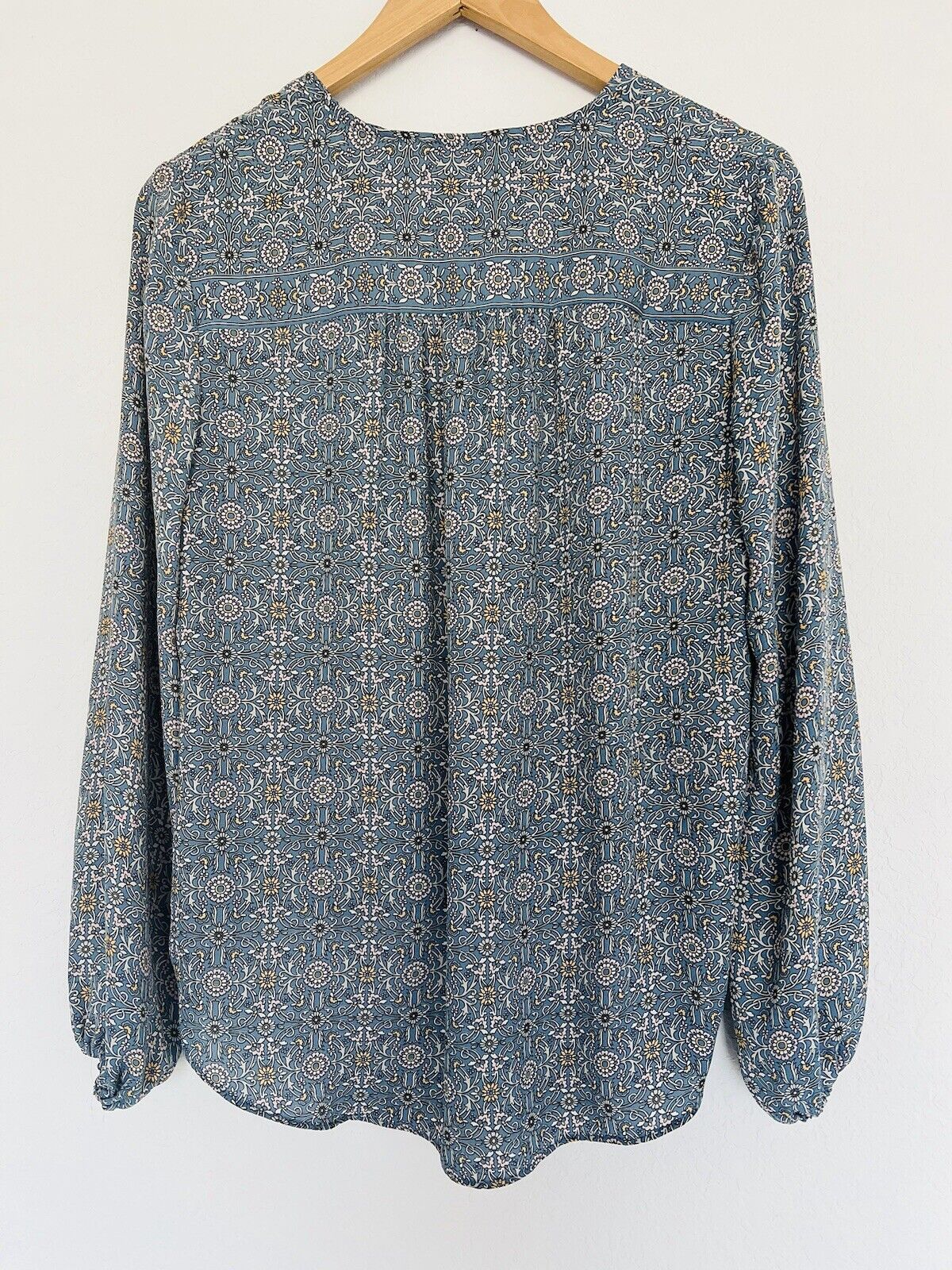 MAX STUDIO Floral Blue Blouse Sz S Hi-Low Top Flowy Boho Career