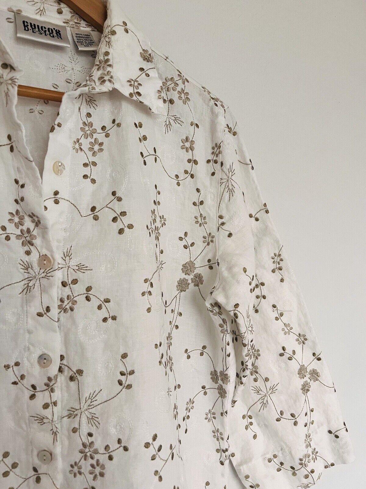 CHICO’S Design 100% Linen Button Up Shirt Sz M Embroidered Floral 3/4 Sleeve