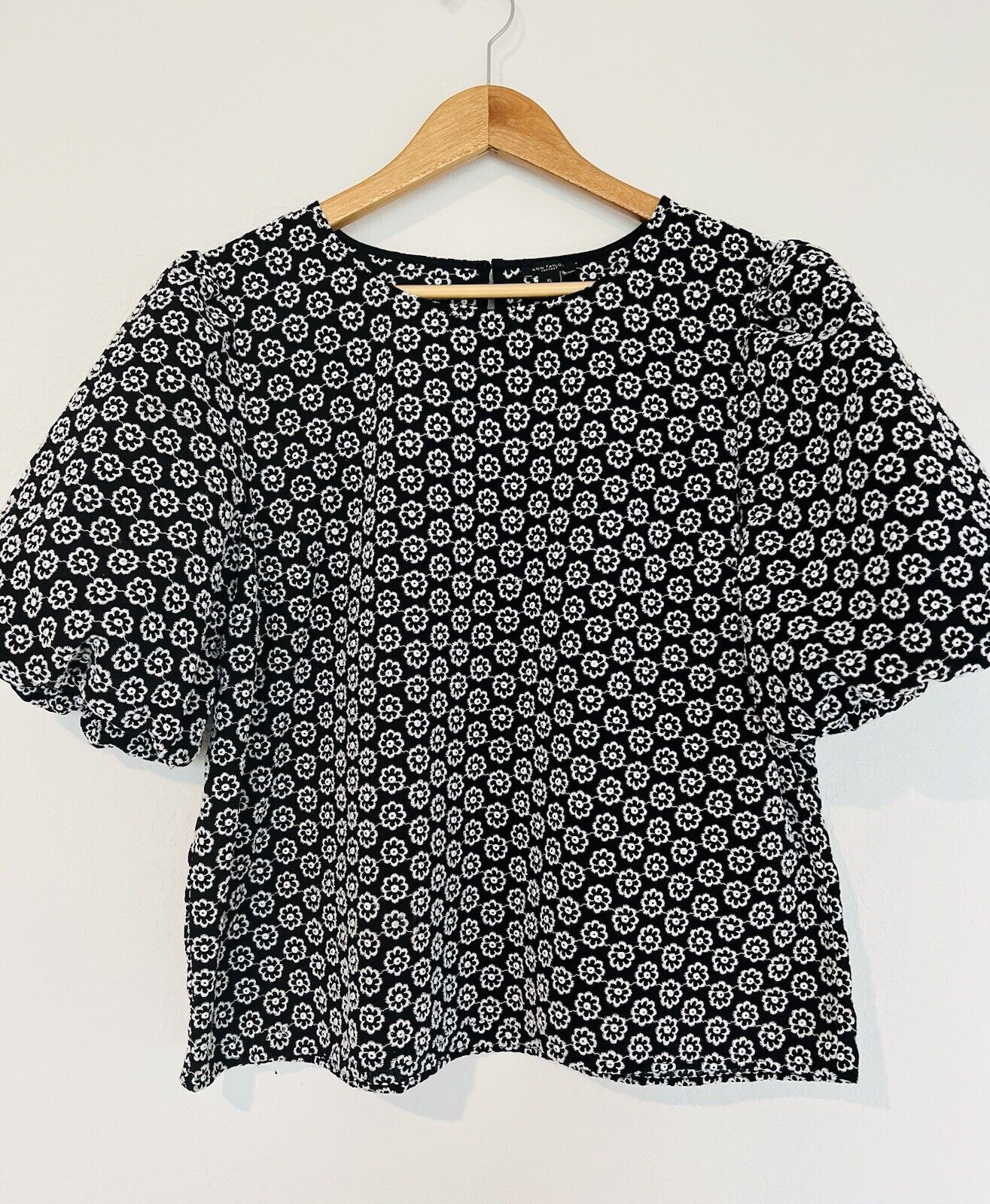 LOFT Embroidered Eyelet Puff Sleeve Blouse Sz XL Black/White Top Crop Boho
