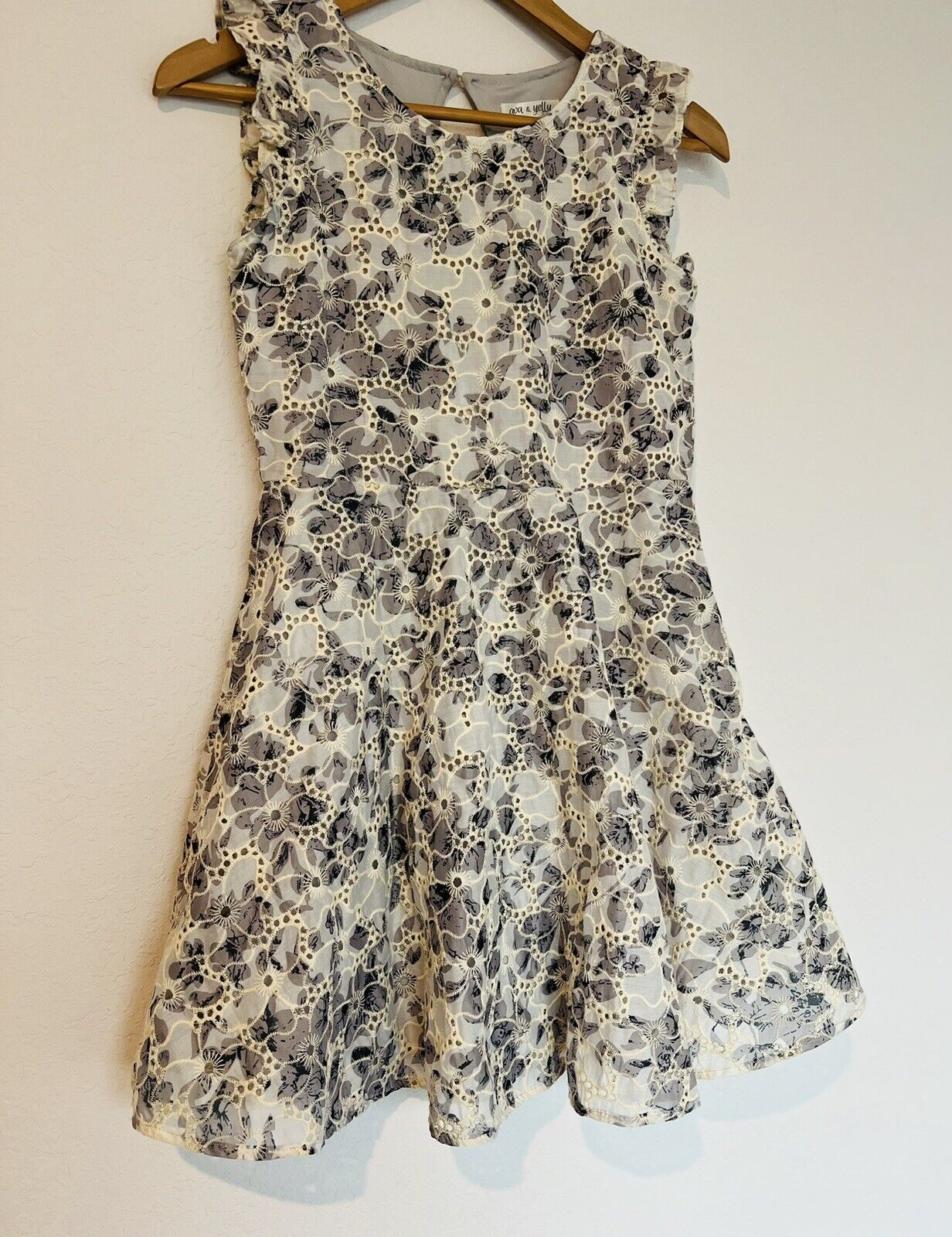 Ava & Yelly Girls Fit & Flare Dress Sz 14 Floral Eyelet Flutter Sleeve Easter