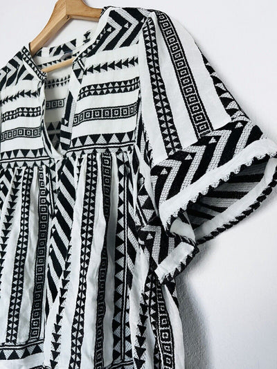 OLD NAVY Aztec Woven Top Sz XL Flutter Sleeves Blouse Southwestern Boho