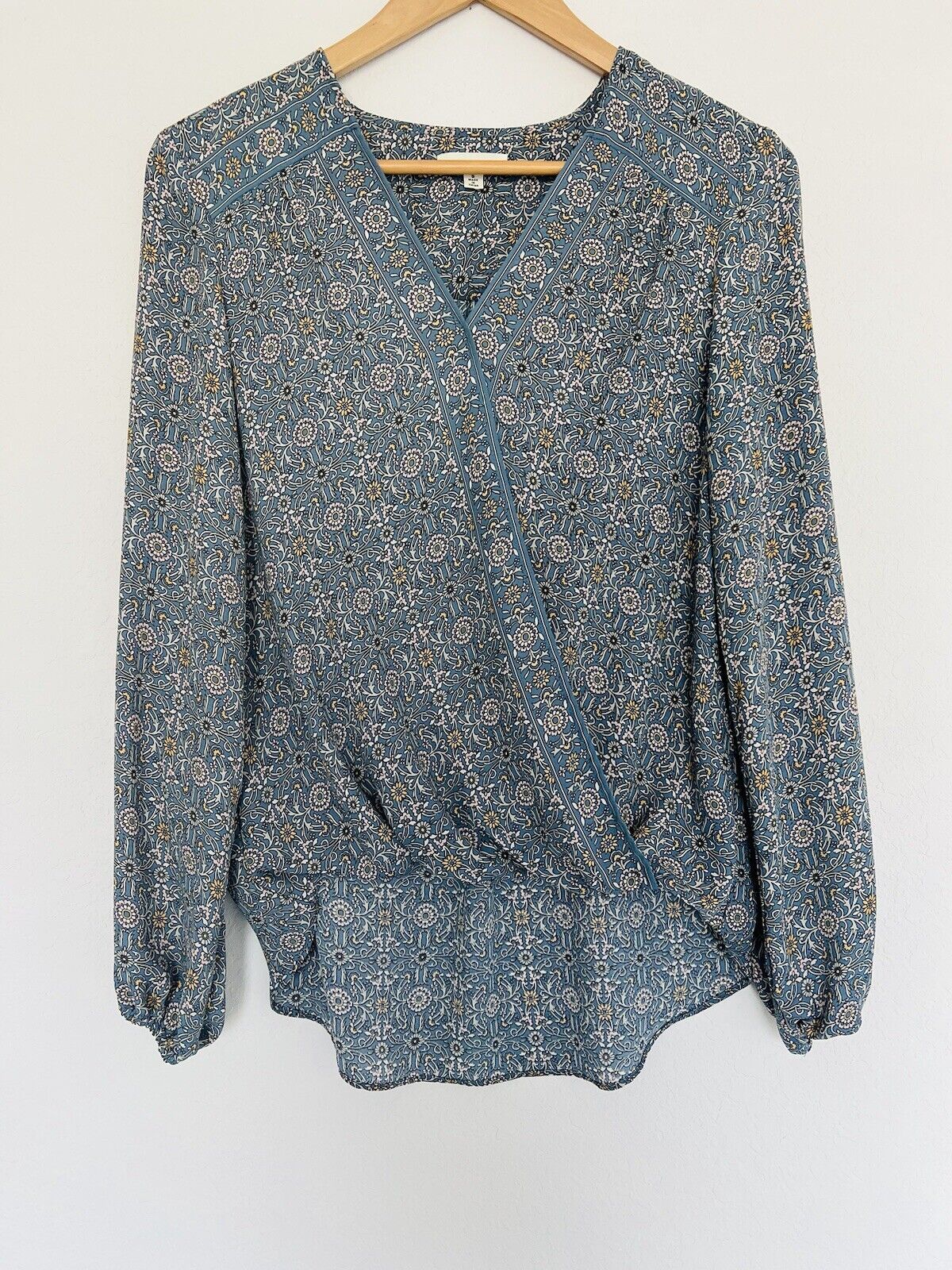 MAX STUDIO Floral Blue Blouse Sz S Hi-Low Top Flowy Boho Career