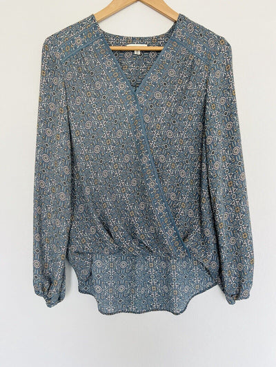 MAX STUDIO Floral Blue Blouse Sz S Hi-Low Top Flowy Boho Career