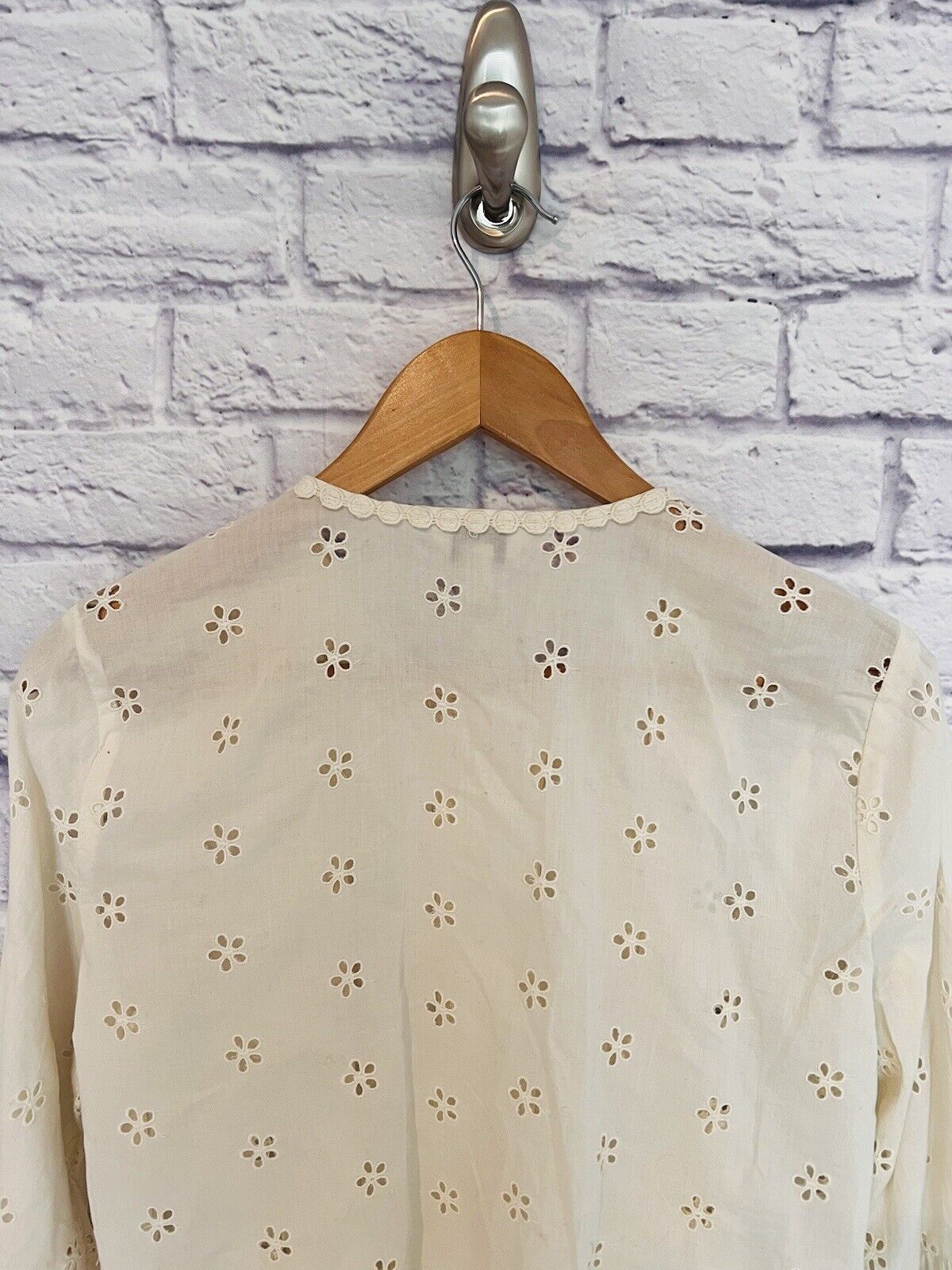 J. CREW Eyelet Ivory Top G8370 Size 4 Petite Botton Up Blouse Western Boho