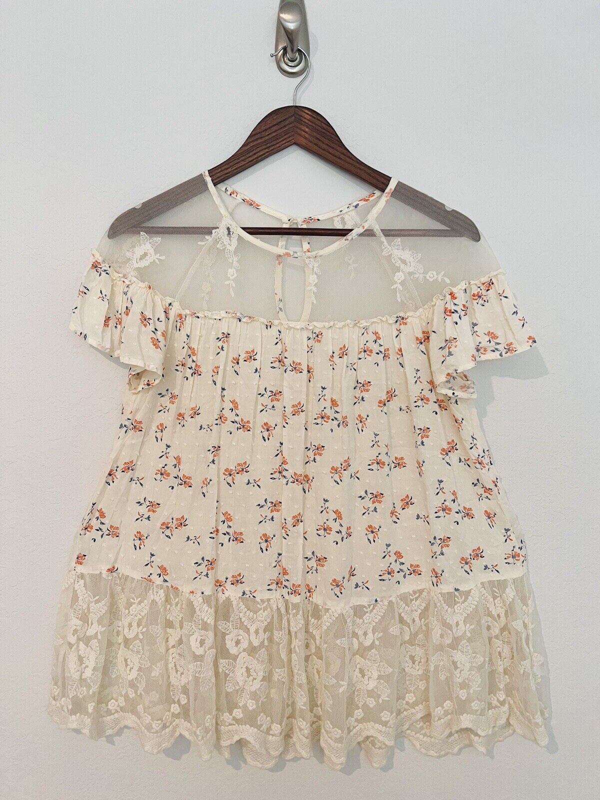 ALTAR'D STATE Womens Floral Tunic Top Sz M Lace Short Sleeve Boho Coquette