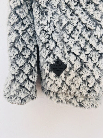 SIMPLY SOUTHERN Fuzzy Sherpa Jacket Sz M Gray Teddy Pullover Cozy 1/4 Zip Coat