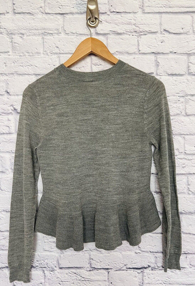 H&M DIVIDED Women’s Sweater Knit Lightweight Peplum Bottom Sz Small Gray