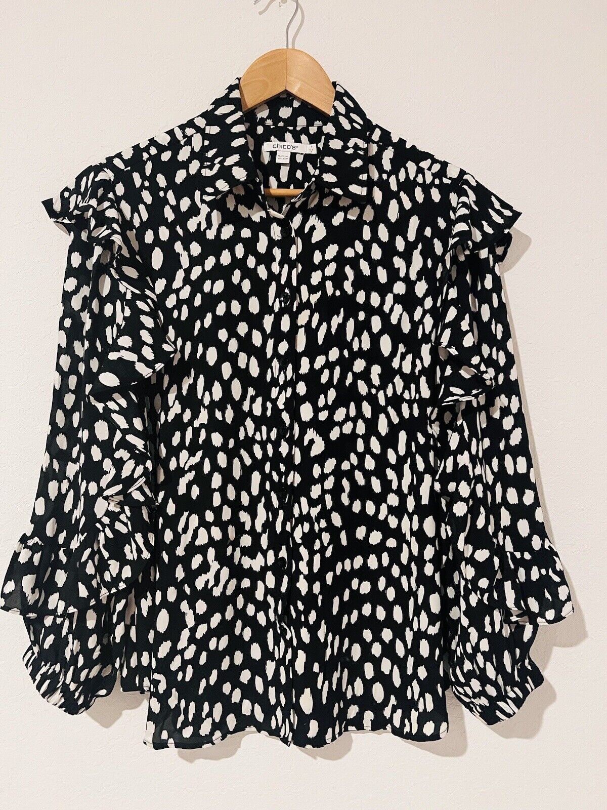 Chicos Ruffle Dot Print Top Sz M Button Up Blouse Black/White Office Career