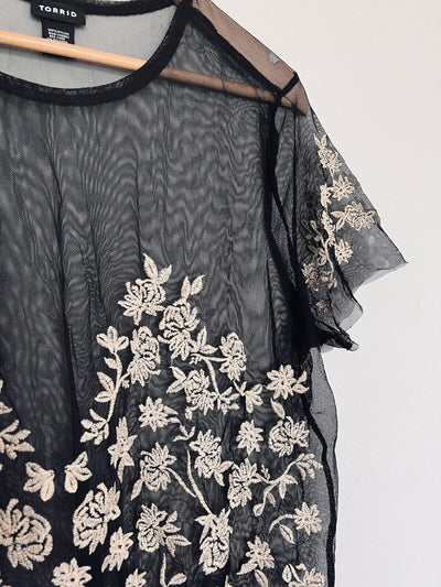 TORRID Floral Embroidered Sheer Blouse Sz M Black Short Sleeve Top