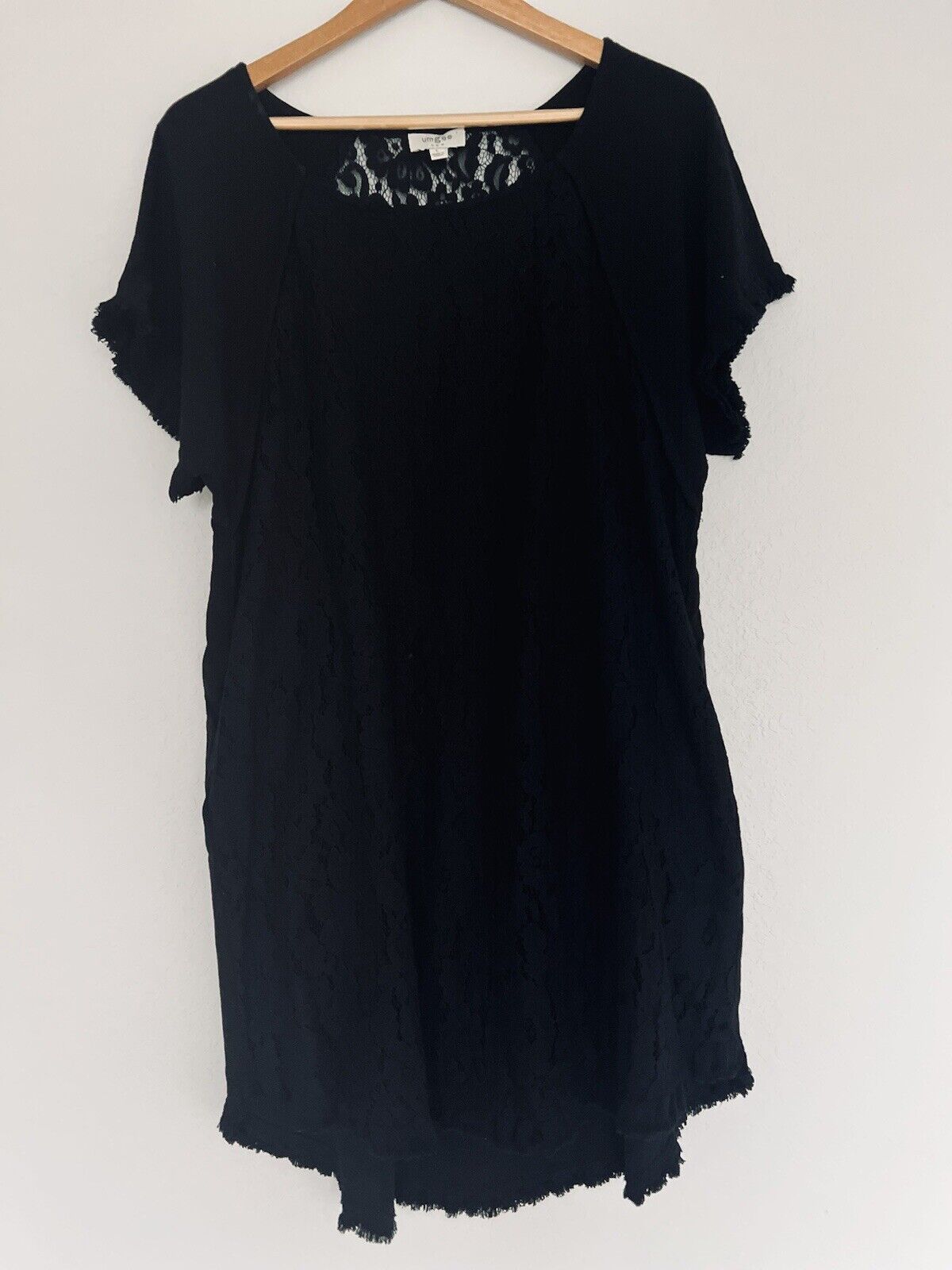 UMGEE Black Linen Blend Dress Sz L Raw Fringe Hems Pockets Crochet Lace Boho
