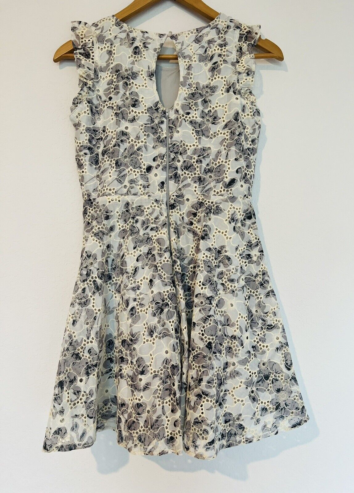 Ava & Yelly Girls Fit & Flare Dress Sz 14 Floral Eyelet Flutter Sleeve Easter