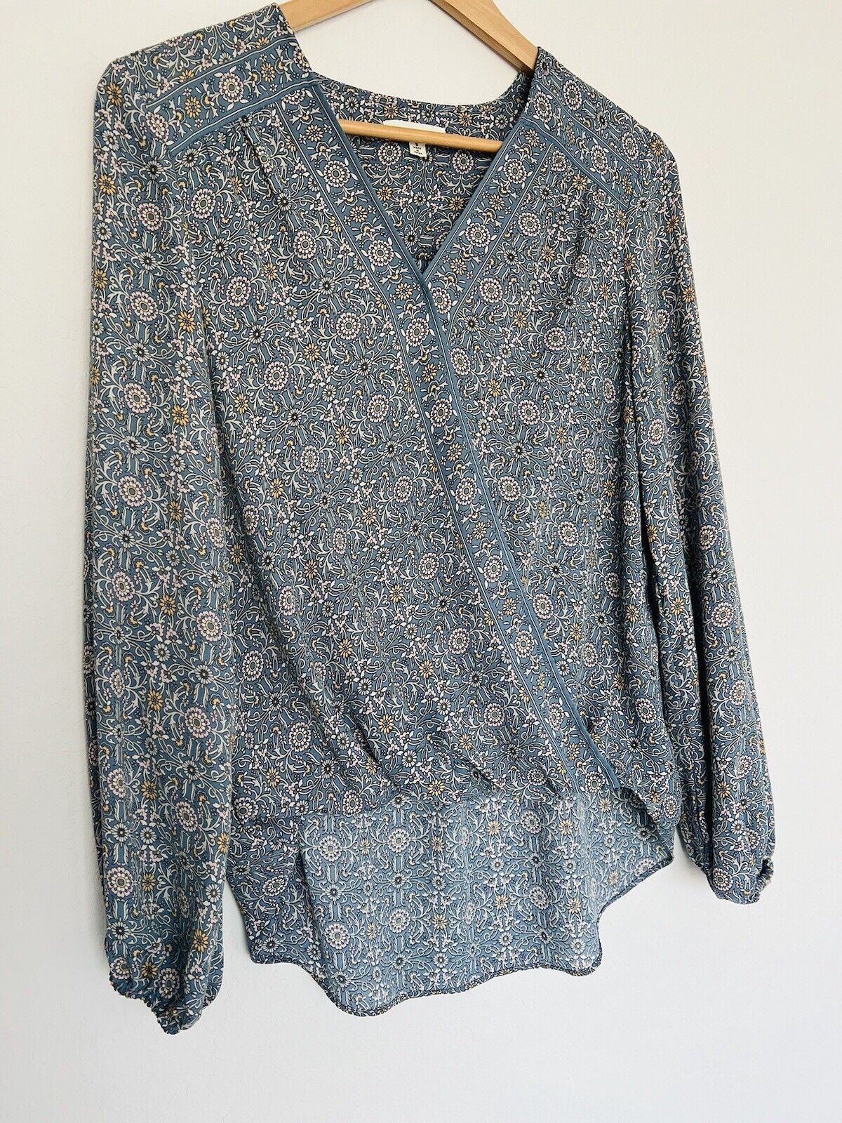MAX STUDIO Floral Blue Blouse Sz S Hi-Low Top Flowy Boho Career