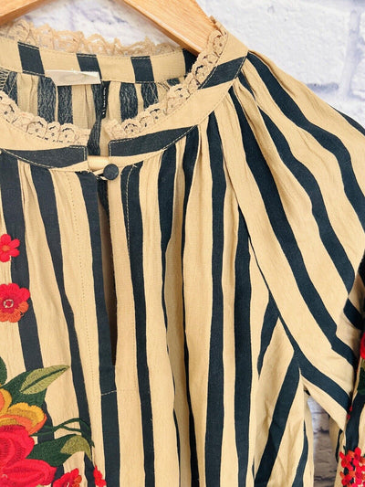 ANTHROPOLOGIE AKEMI+KIN Womens Manuela Blouse Sz S Striped Floral Embroidered