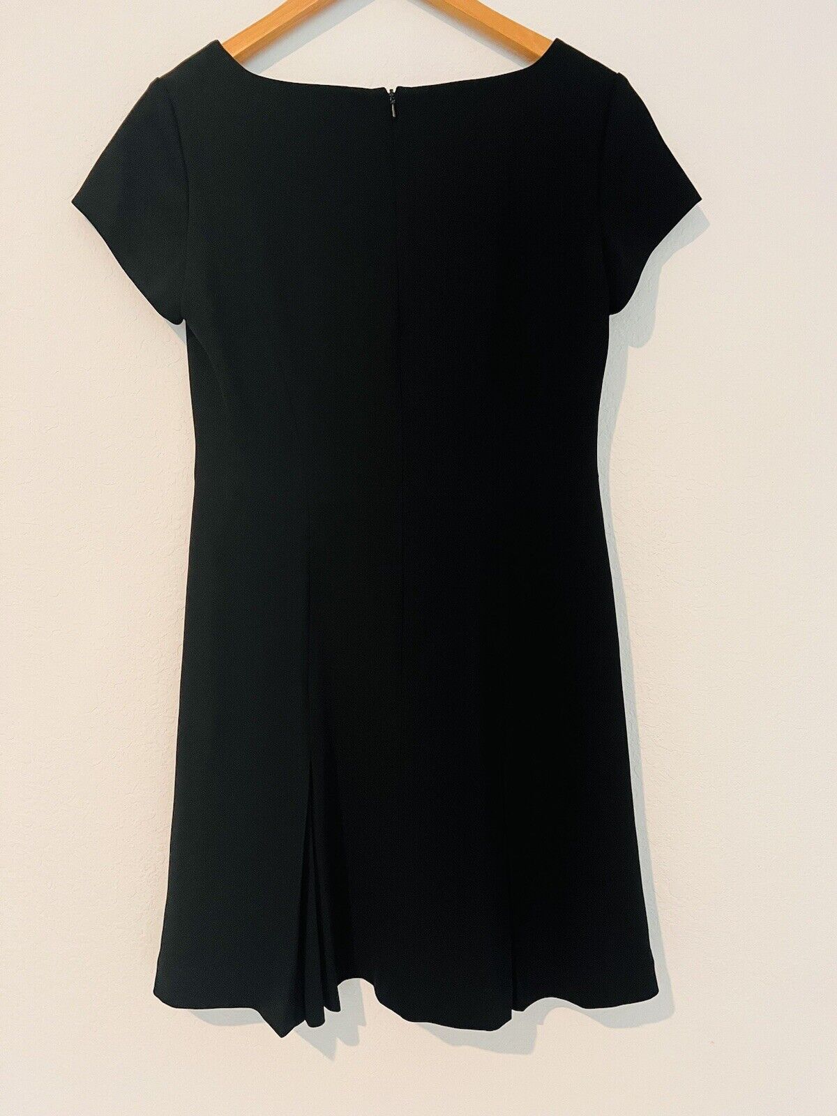ANN TAYLOR Little Black Dress Sz 6 Faux Front Pockets Classic Back Zipper Office