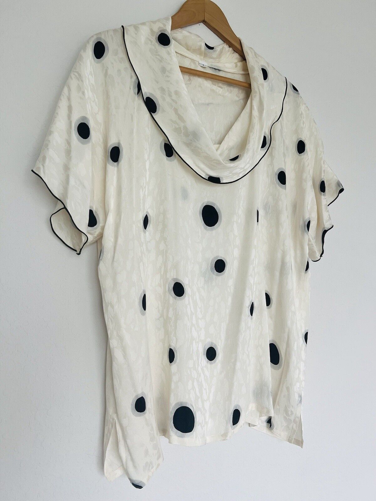 UNBRANDED Ivory Spot Black Blouse Sz 1 Cowl Neck Flowy Pullover Short Sleeve
