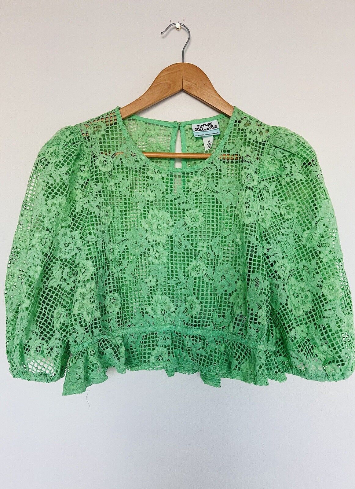 FUTURE COLLECTIVE Lace Waffle Top Sz M Floral Peplum Crop Blouse Puff Sleeves