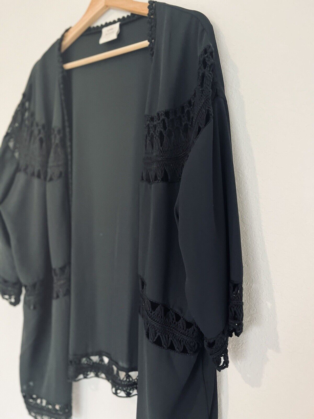KNOX ROSE Open Front Kimono Cardigan Black Crochet Fringed Lace Trim Boho