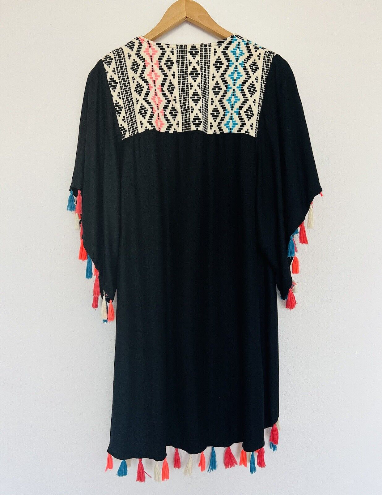 JUDITH MARCH Black Open Front Kimono Blouse Sz M Boho Aztec Tasseled Hi Low