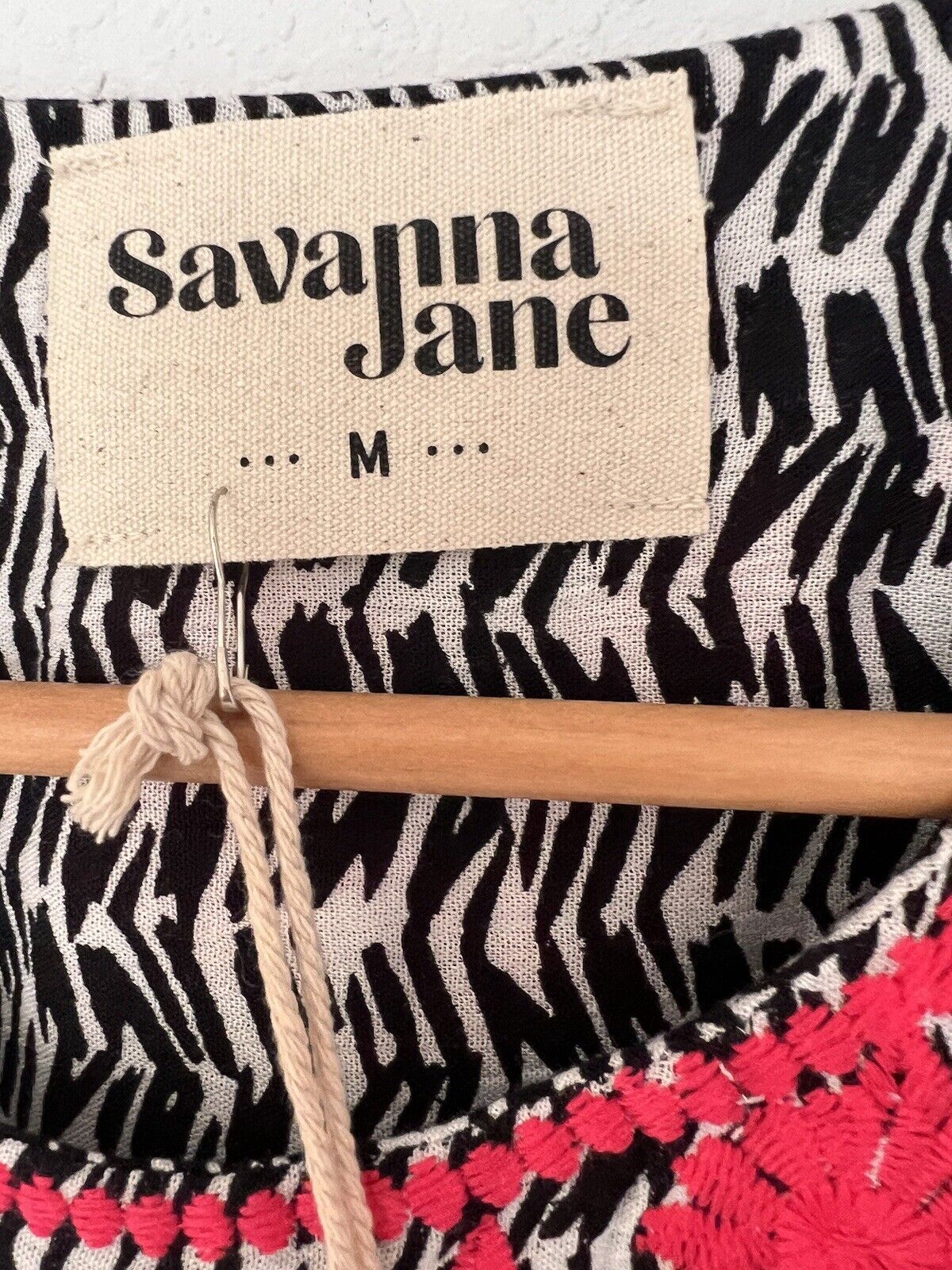 SAVANNA JANE NWT Embroidered Top Sz M Black White Zebra Animal Print Blouse