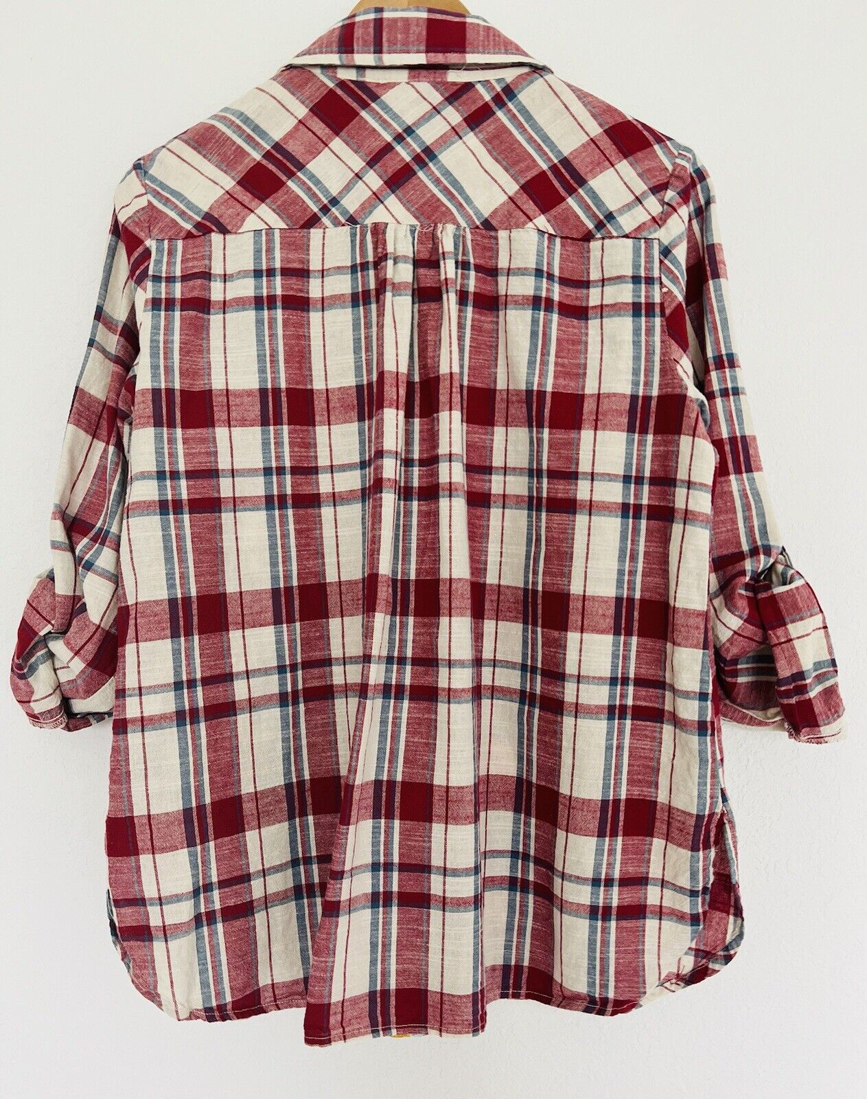 SAVANNA JANE Red Plaid Button Down Shirt Sz M Embroidered Roll Tab Sleeve Boho