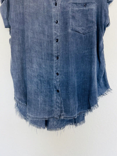 UMGEE Salmon Blue Short Sleeve Button Up Top M Frayed Hi/Lo Hem Lightweight