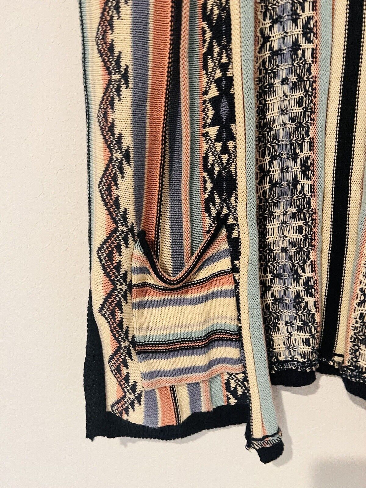 PINK ROSE Southwestern Cardigan Knit Sz L Sleeveless Pockets Open Front Aztec