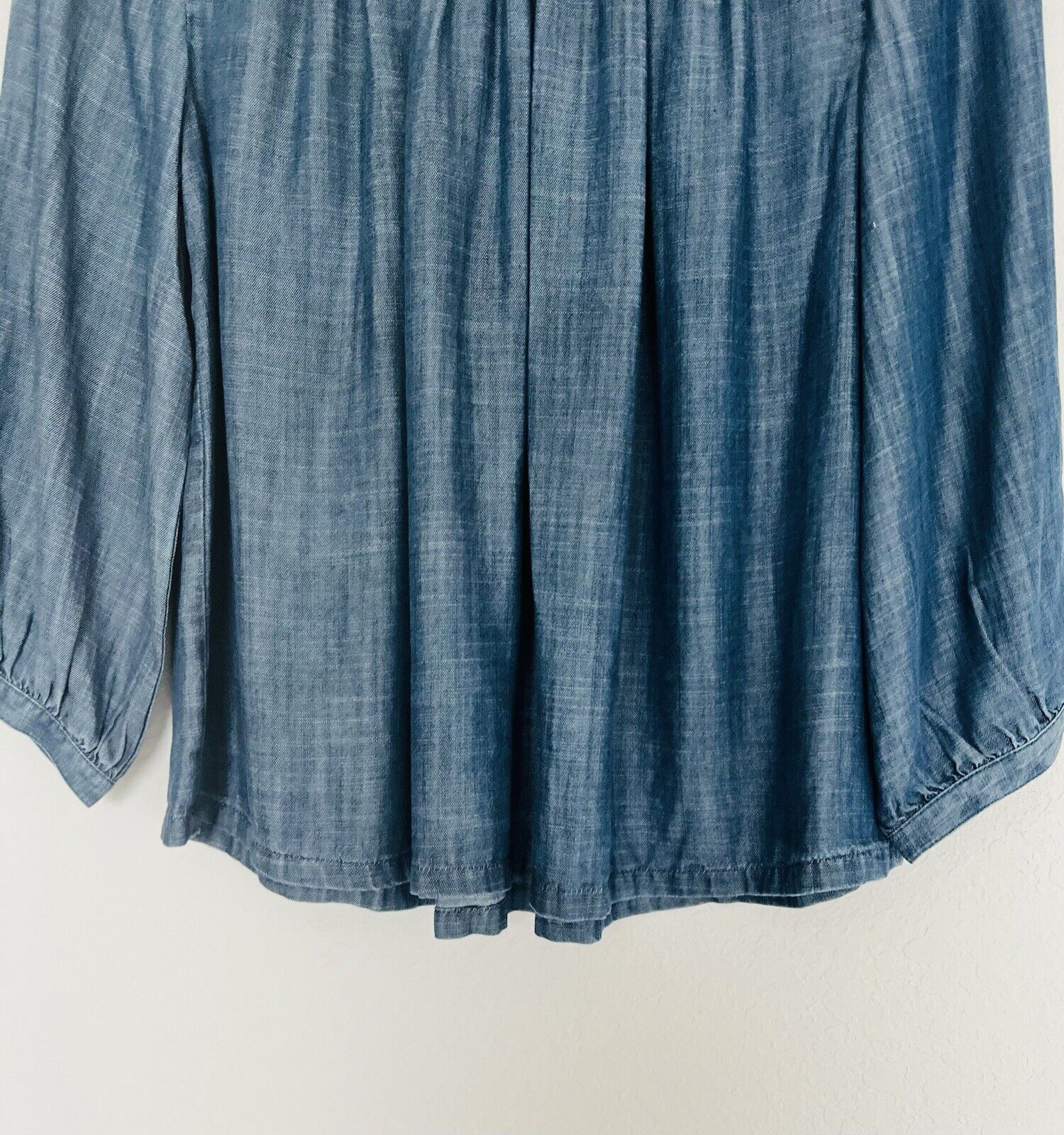 LOFT Chambray Blouse Sz M Smock Pleated Neck Balloon Sleeves Top Flowy Boho