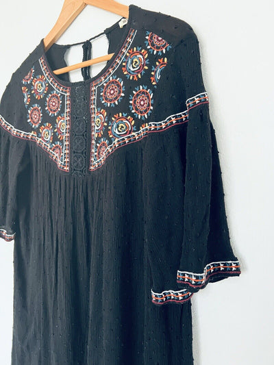 MIAMI Francesca’s Black Embroidered Dress Sz XS Tassel Boho Hippie Mini Tunic