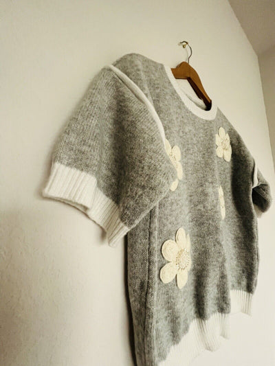 UNBRANDED Daisy 3D Floral Embroidered Sweater Sz S Top Crop Short Sleeve Gray