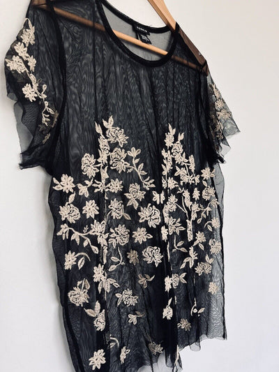 TORRID Floral Embroidered Sheer Blouse Sz M Black Short Sleeve Top