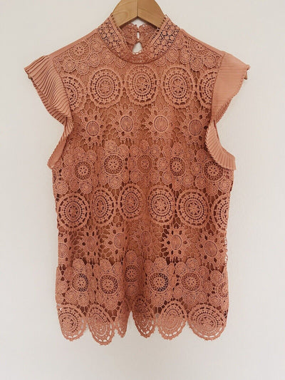 BELLDINI Mixed Media Top Sz S Crochet Knot Jersey Sleeveless Crop Boho Blouse