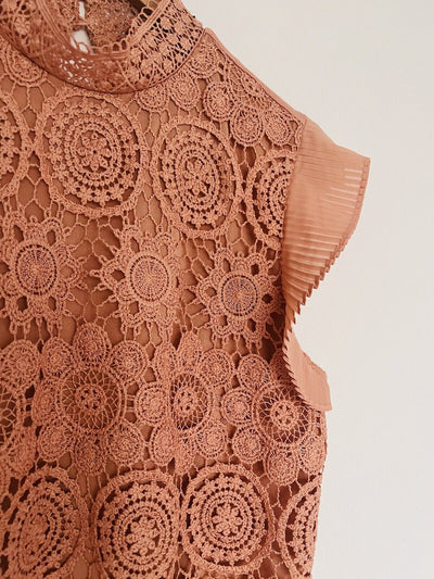 BELLDINI Mixed Media Top Sz S Crochet Knot Jersey Sleeveless Crop Boho Blouse
