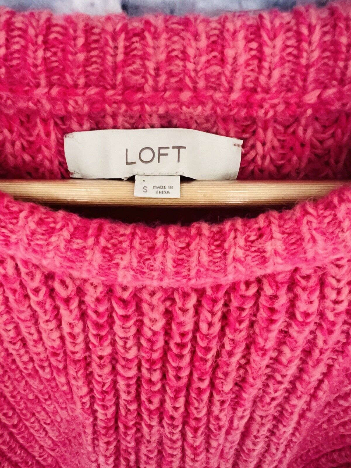 LOFT Womens Sweater Crop Pullover Long Sleeve Sz S Cozy Pink Knit
